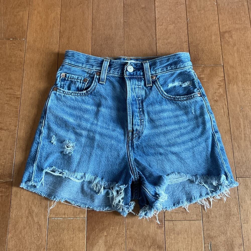Levi Ribcage denim shorts